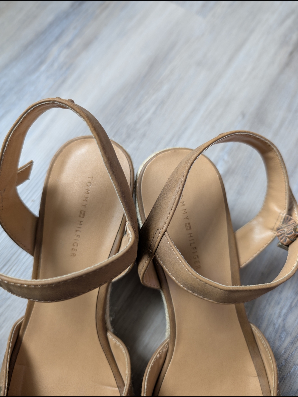 Tommy Hilfiger Women’s Tan Leather Espadrille Wedge Sandals - Picture 3 of 9